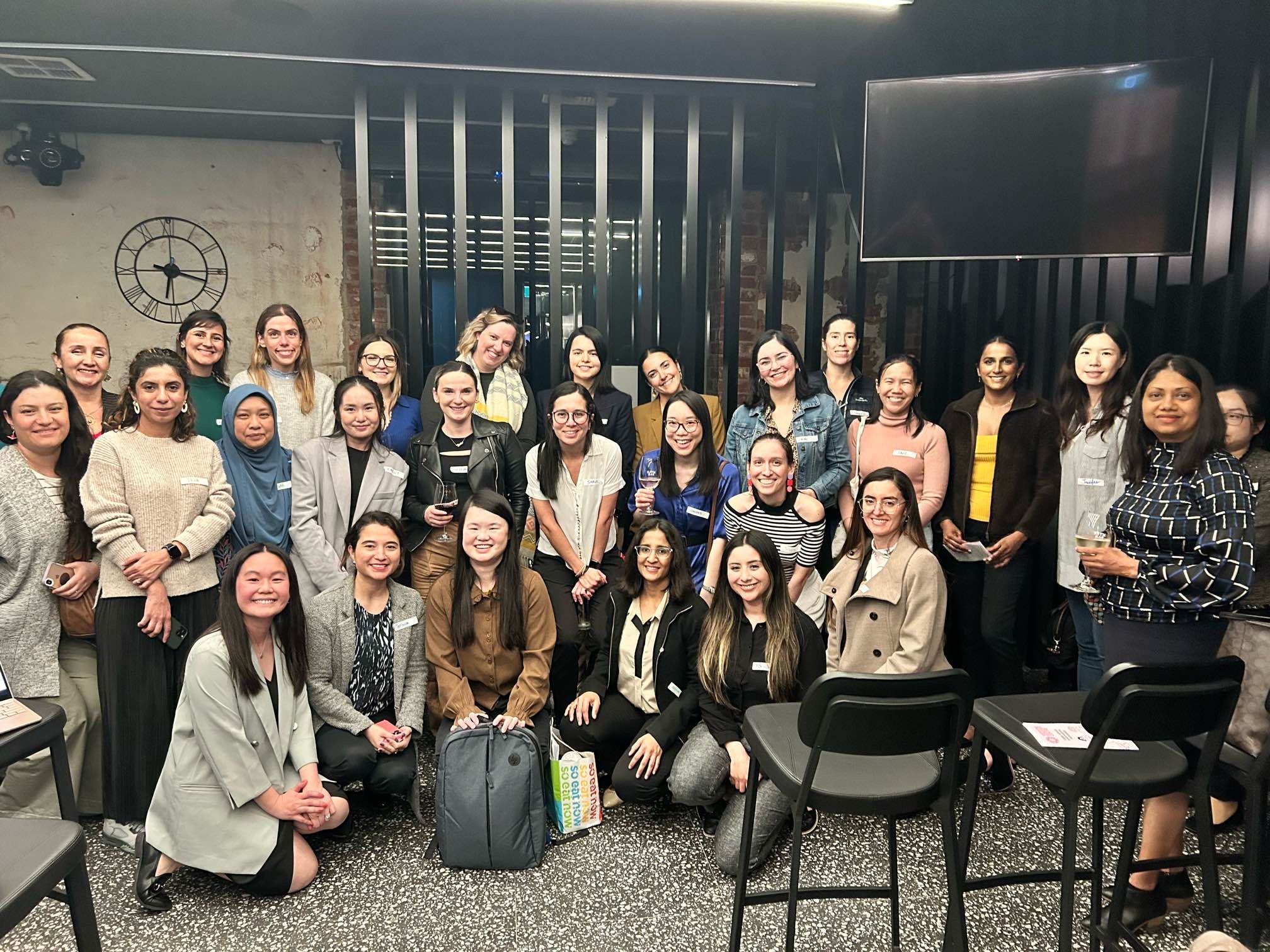 A picture capture all the participants at the end of MWPN's event